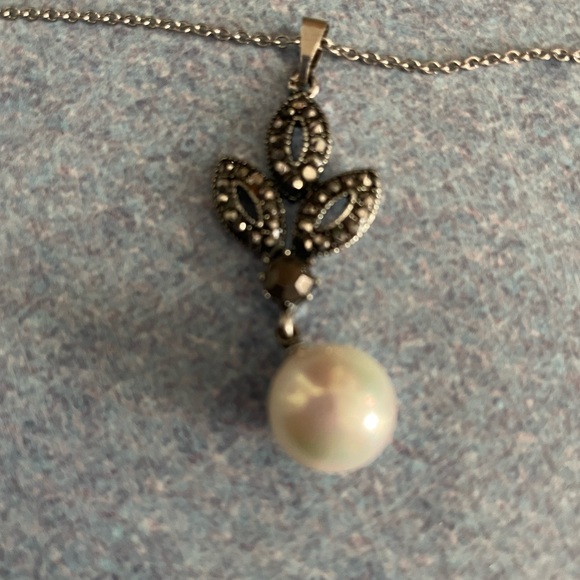 Necklace - Picture 1 of 3